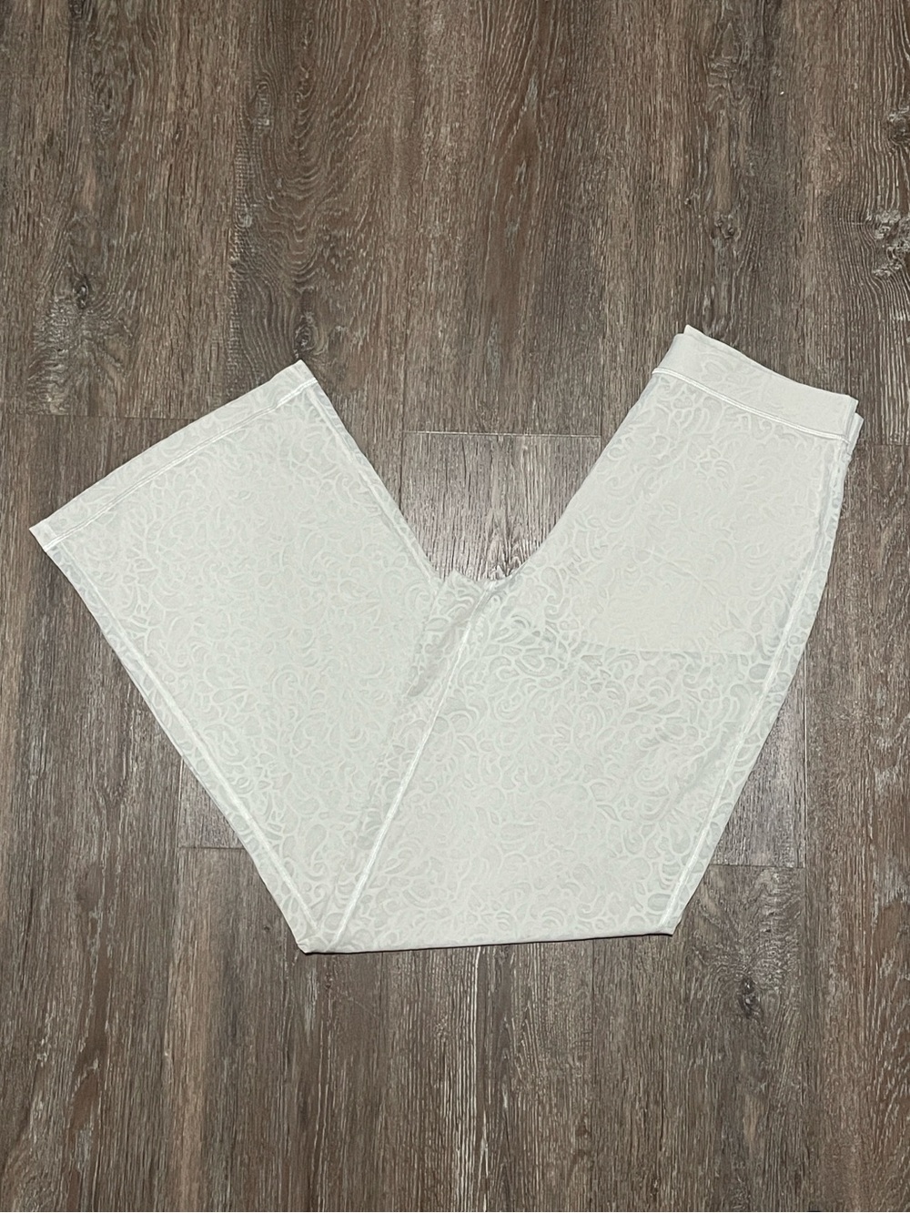 NWOT Lululemon Paisley Lace Jacquard High-Rise Flared Pant. Size 8 - Picture 6 of 10